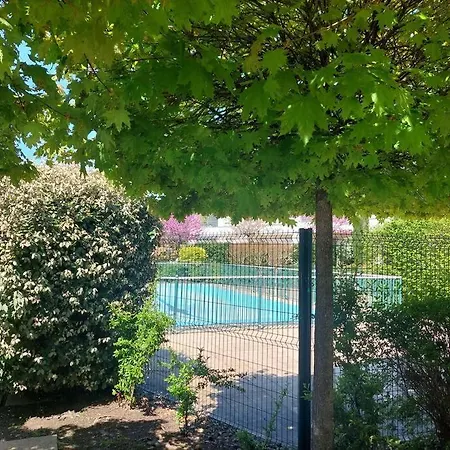 65 M² Avec Piscine.