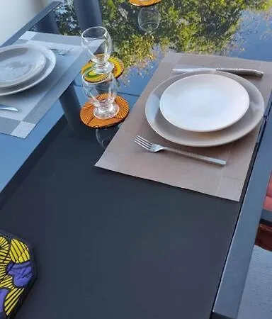 65 M² Avec Piscine. *