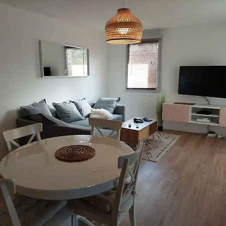 Apartment 65 M² Avec Piscine.