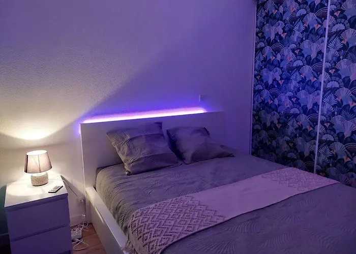 65 M² Avec Piscine. Appartement *