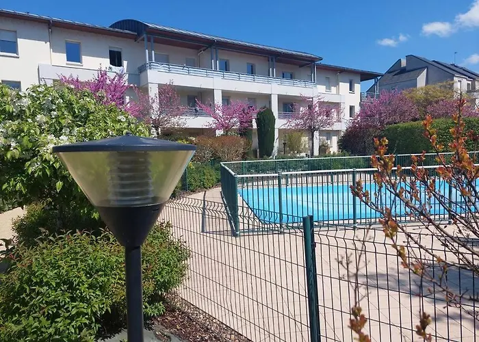 Appartement 65 M² Avec Piscine. Tours