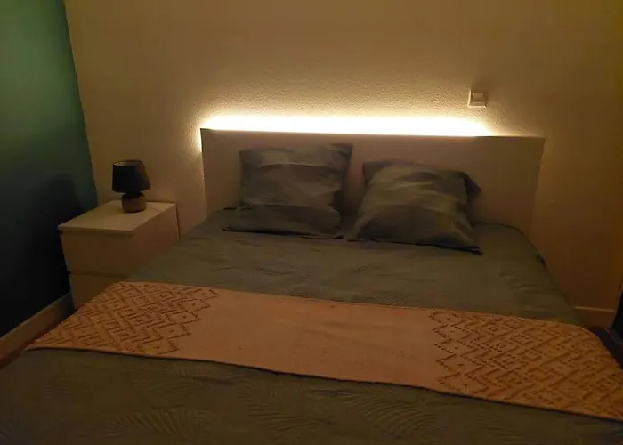 65 M² Avec Piscine. Appartement Tours